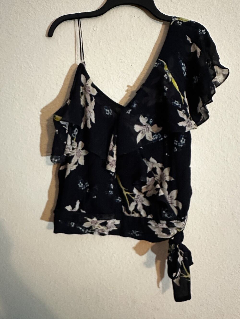 EUC Paige Chereen Silk Cold Shoulder Floral Ruffle Navy Blouse Size-S